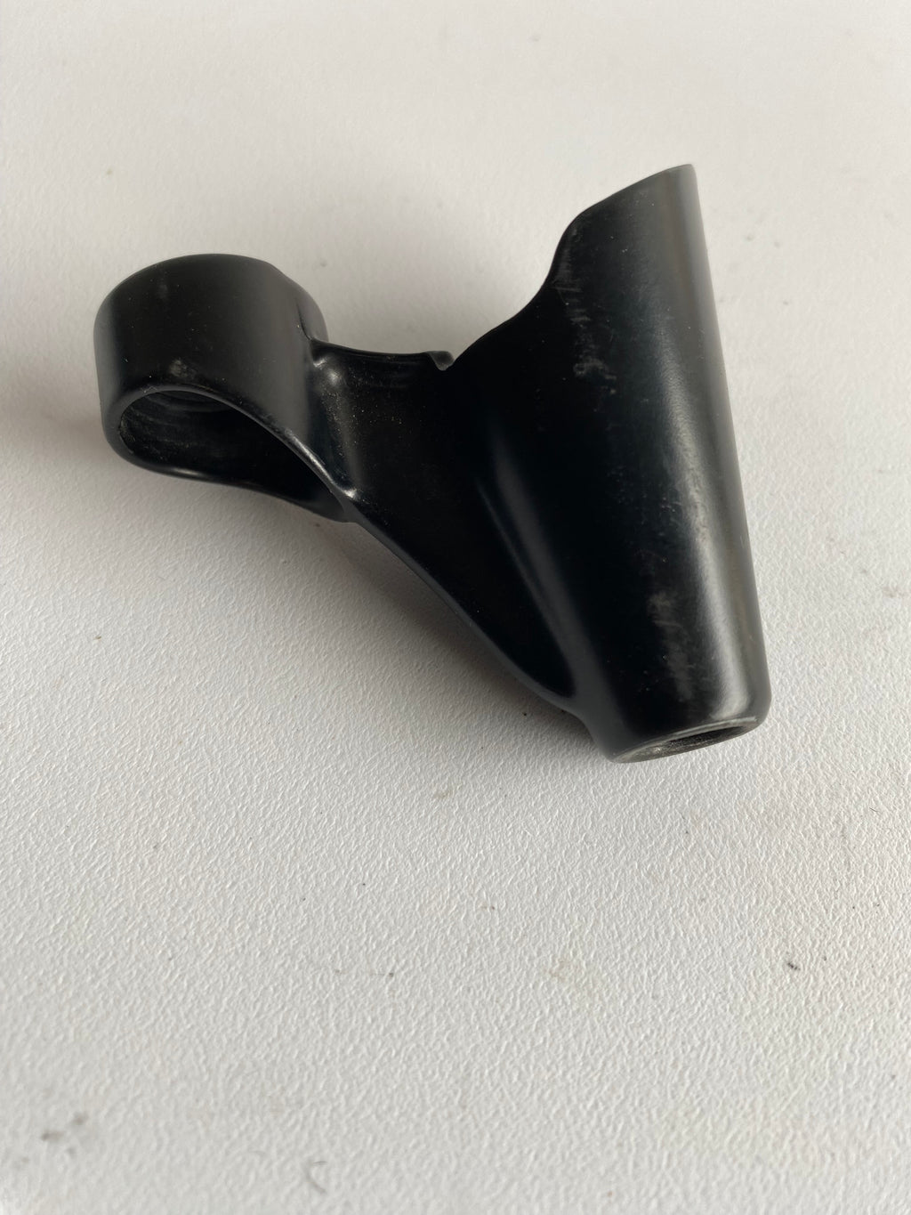 Support de clignotant avant noir Forty Eight Harley Davidson REF OEM : 73267-10