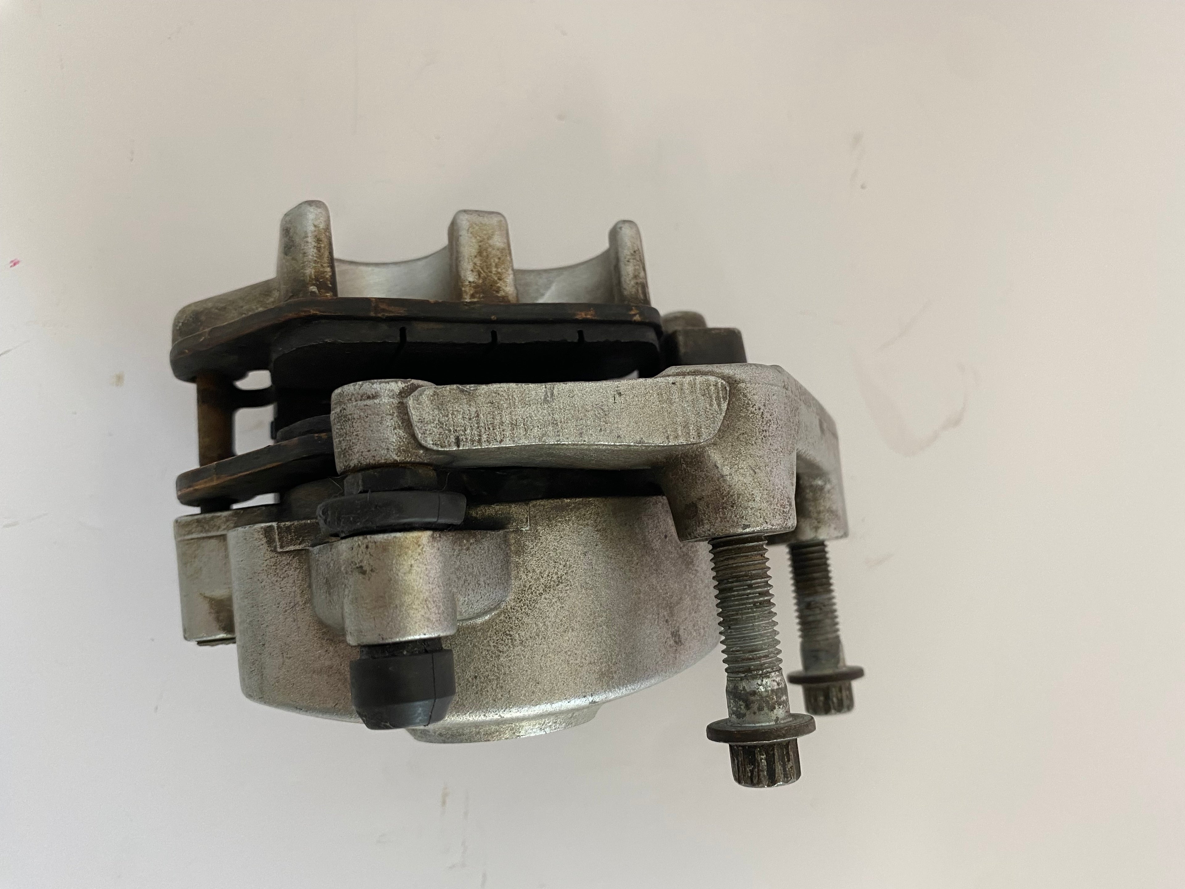 Etrier de frein avant Sportster Harley Davidson REF OEM 44121-04A