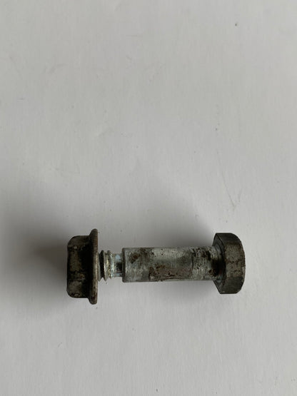 Harley Davidson driver footboard screw + nut REF OEM: 50635-82A