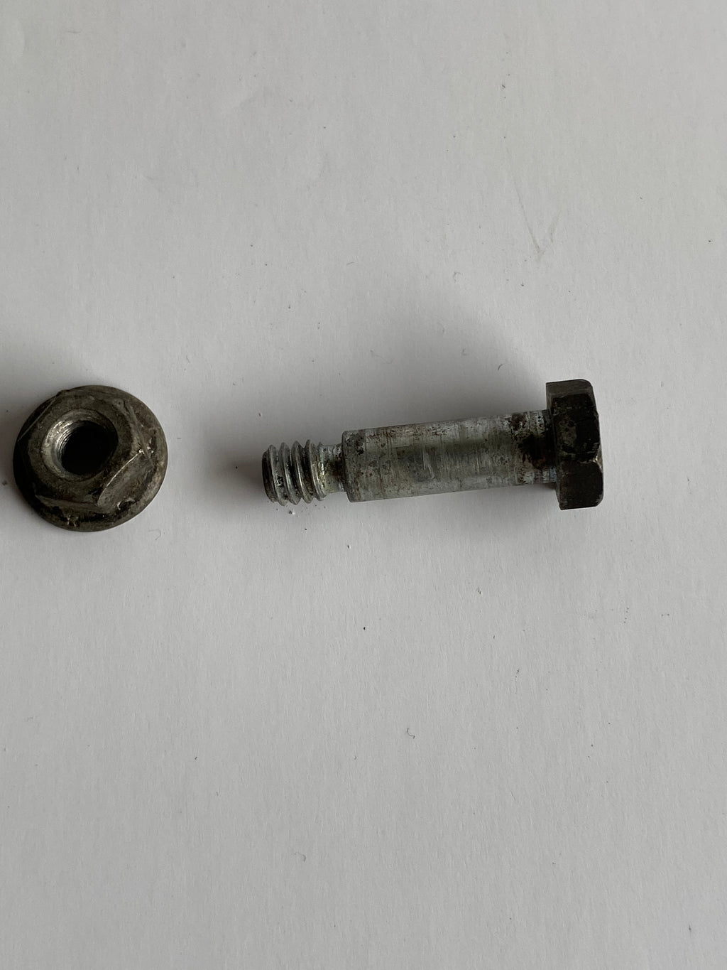 Harley Davidson driver footboard screw + nut REF OEM: 50635-82A