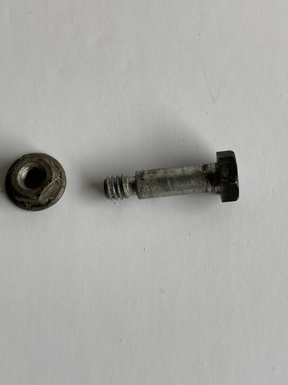 Harley Davidson driver footboard screw + nut REF OEM: 50635-82A