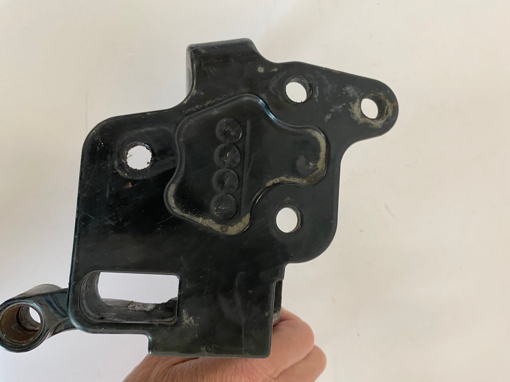 Support commande au pied pilote gauche Softail Harley Davidson REF OEM 33630-00A