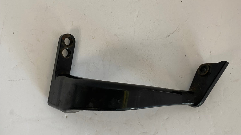 Support arrière gauche marche pied pilote Touring Harley Davidson REF OEM 50622-83C