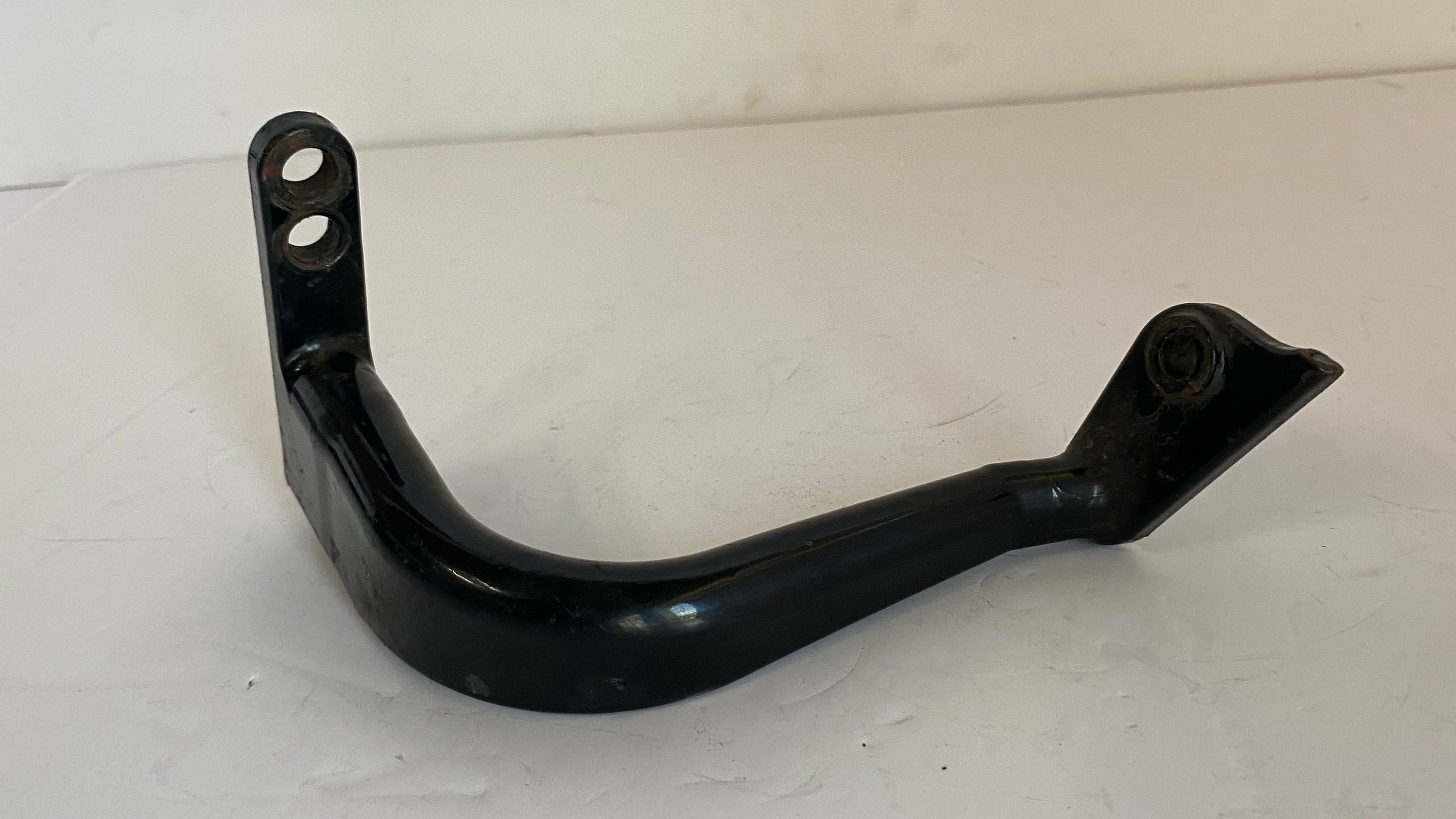 Support arrière gauche marche pied pilote Touring Harley Davidson REF OEM 50622-83C