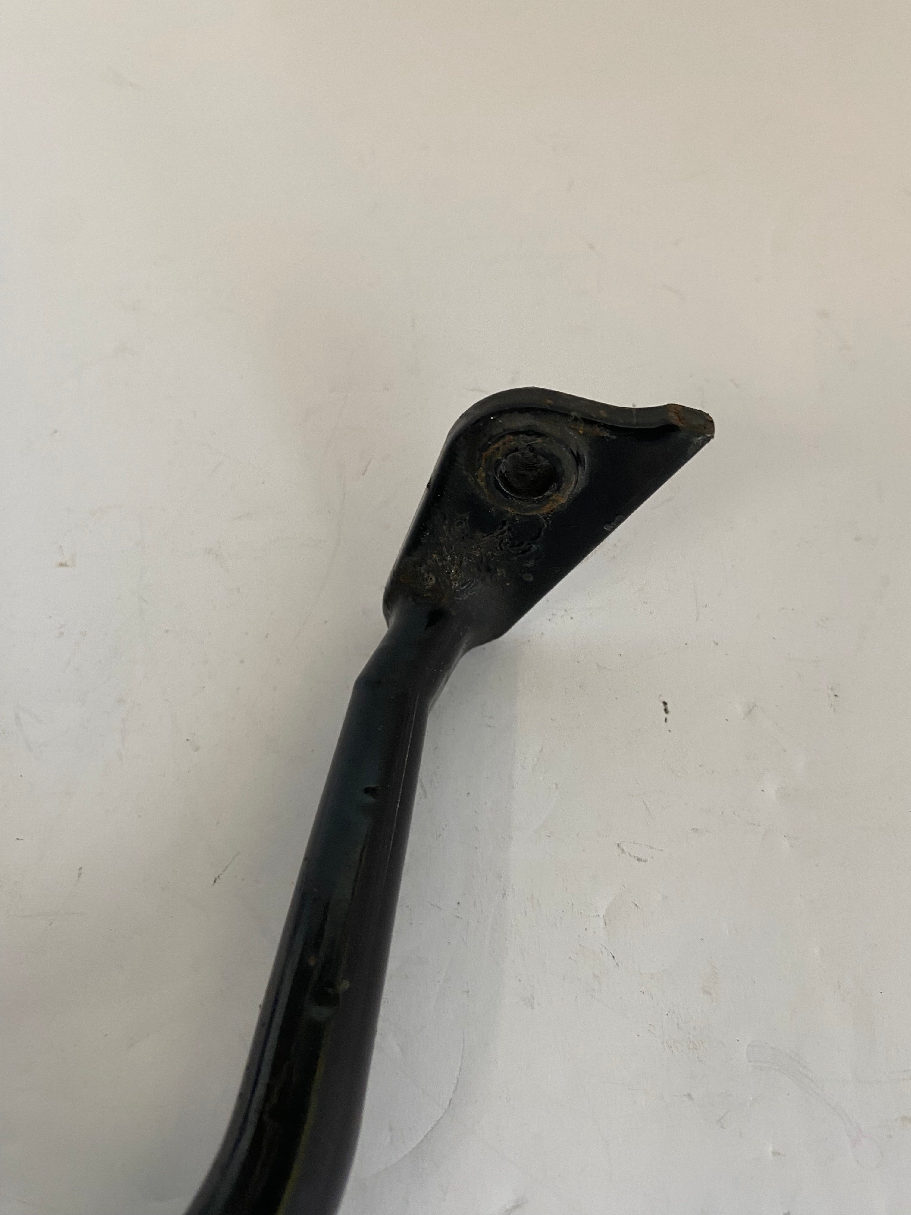 Support arrière gauche marche pied pilote Touring Harley Davidson REF OEM 50622-83C