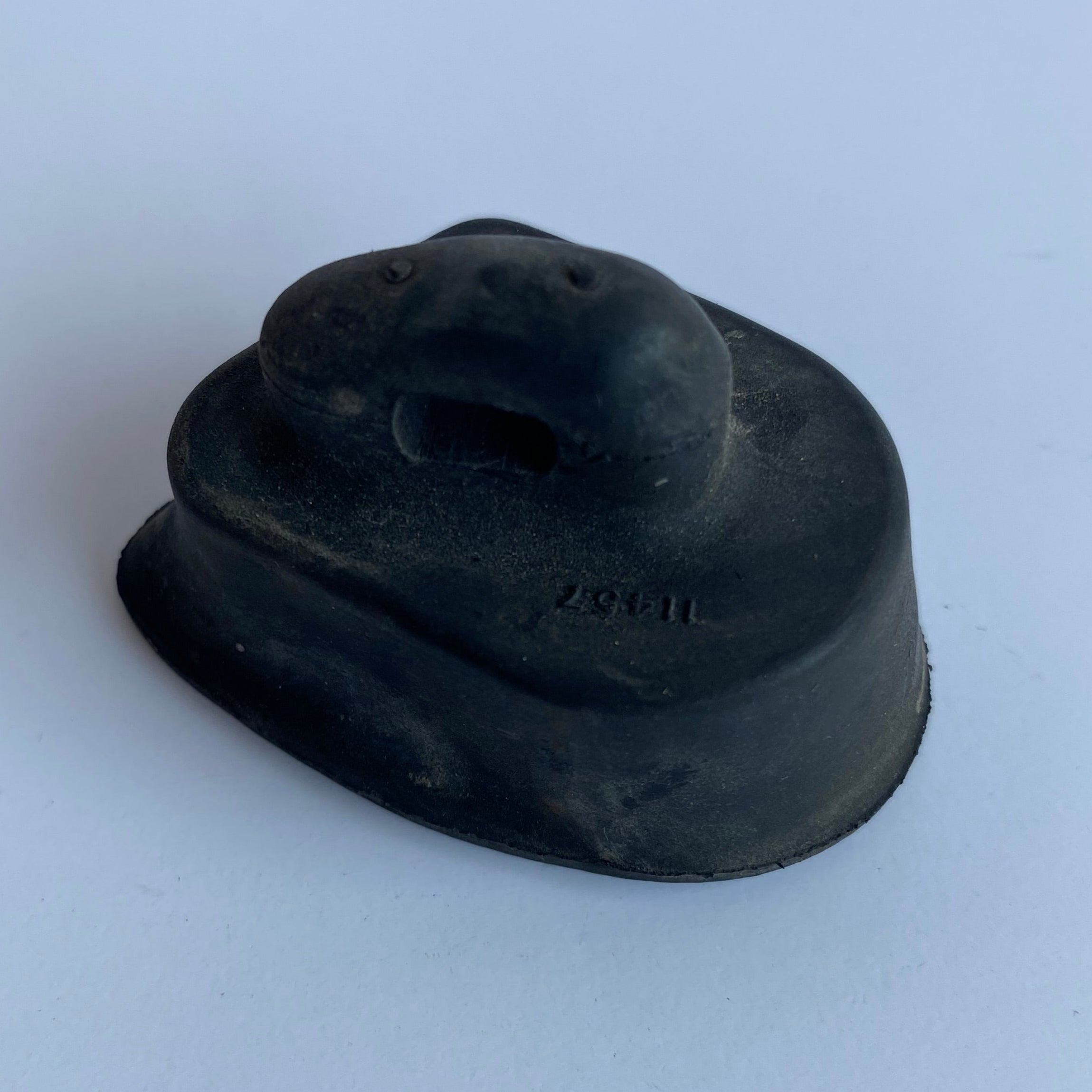 Cache de cadre supérieur droit Dyna Harley Davidson REF OEM 11457