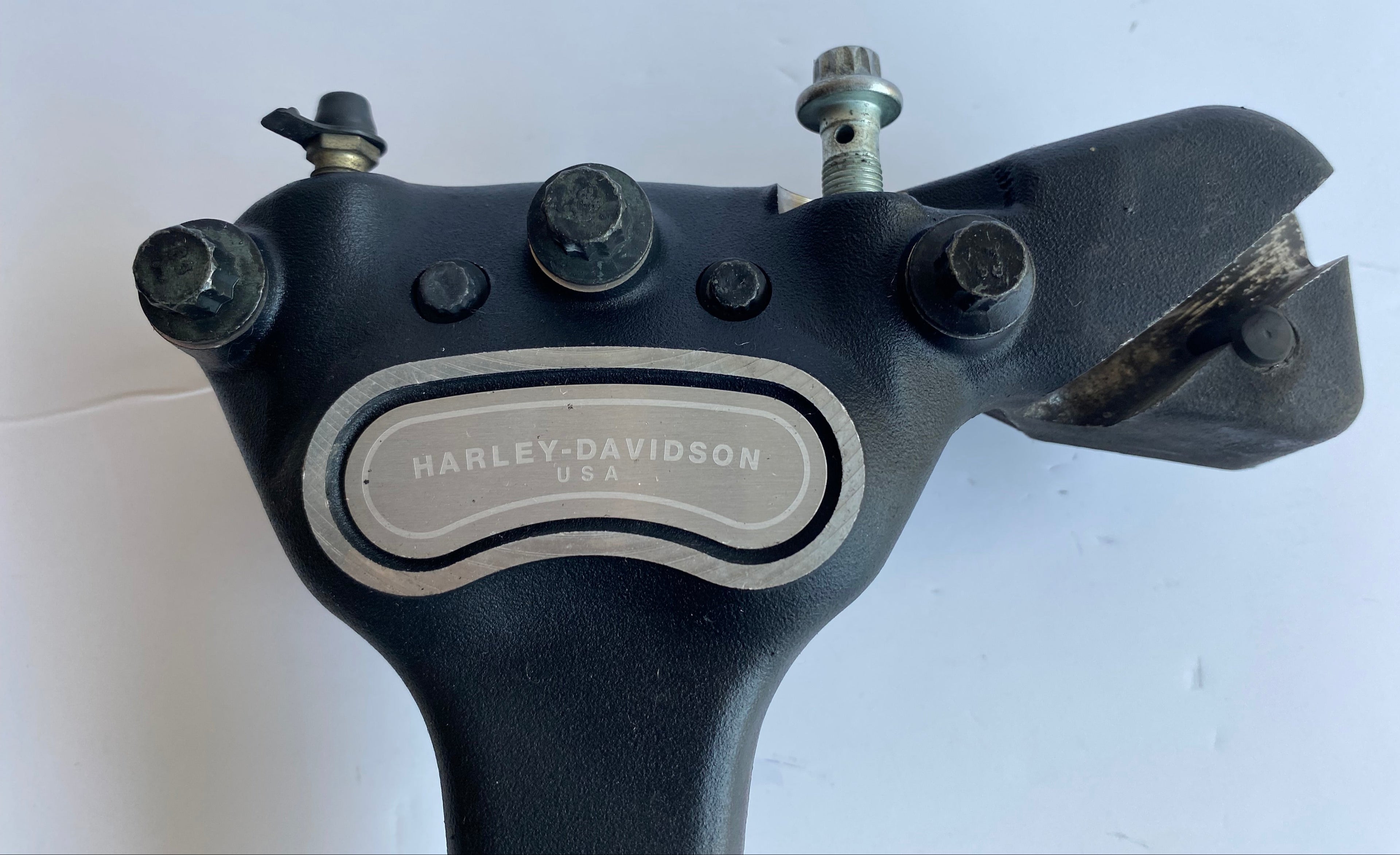Etrier de frein arrière Dyna Harley Davidson REF OEM 44017-00D