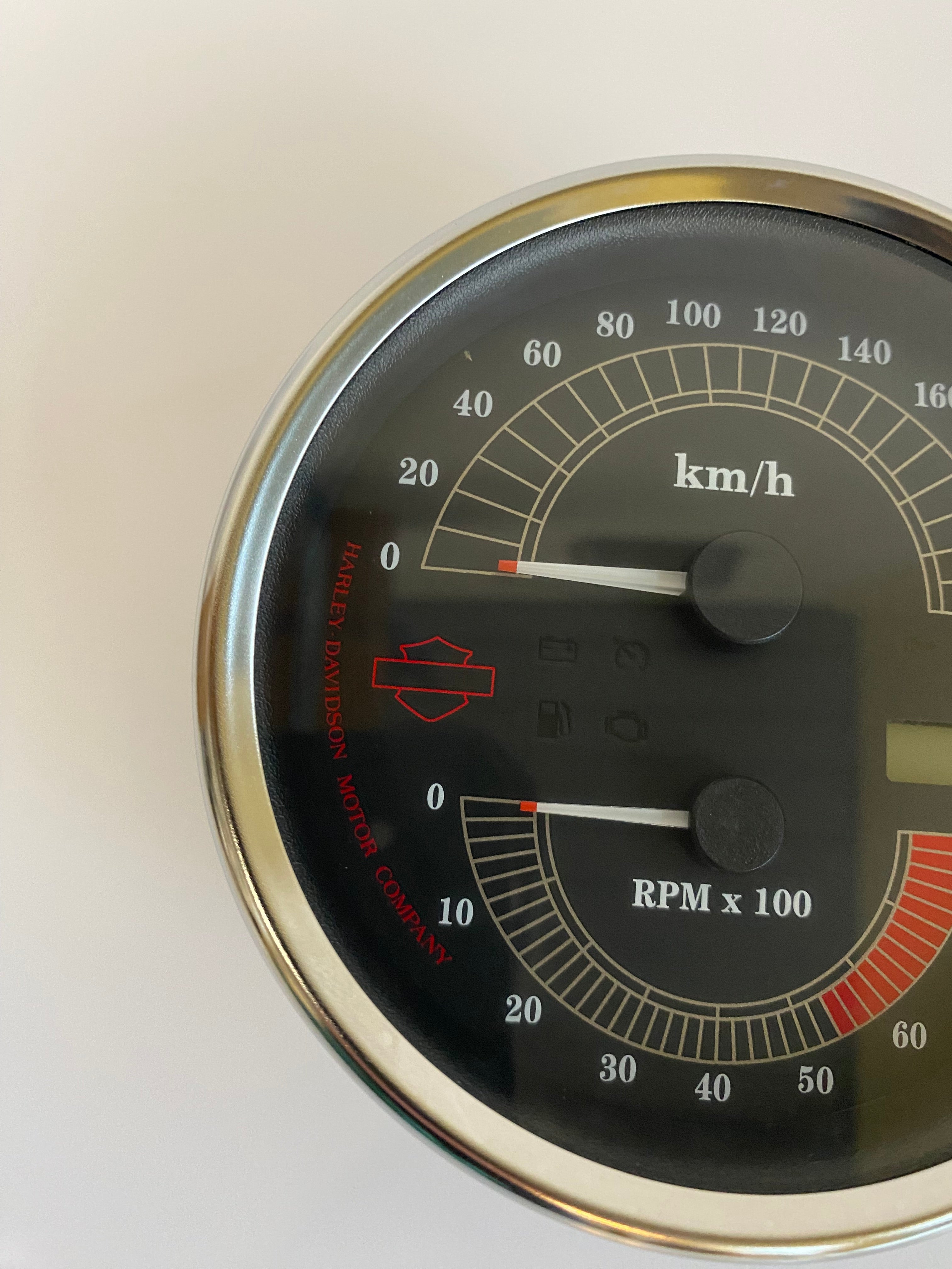 Combo Compteur de vitesses - compte-tours KM/H 5 pouces Harley Davidson REF OEM 74747-08