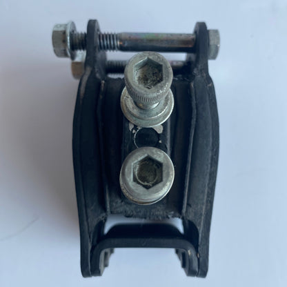 Silent bloc moteur arrière Dyna Harley Davidson REF OEM 47564-99