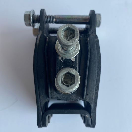 Silent bloc moteur arrière Dyna Harley Davidson REF OEM 47564-99