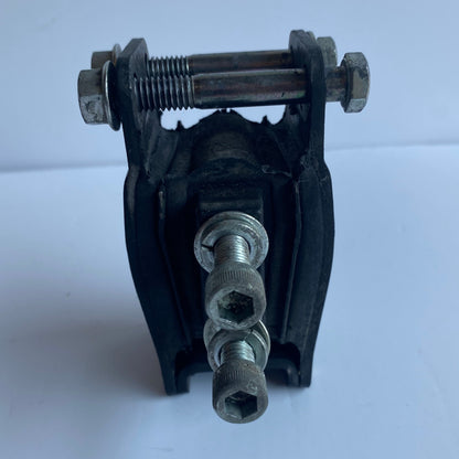Silent bloc moteur arrière Dyna Harley Davidson REF OEM 47564-99