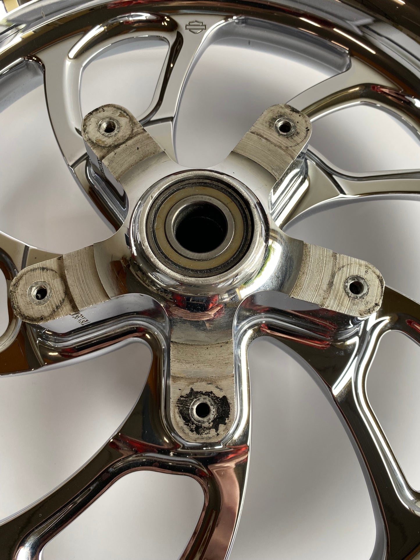 Roue avant CVO 18 pouces harley davidson REF OEM : 40818-08