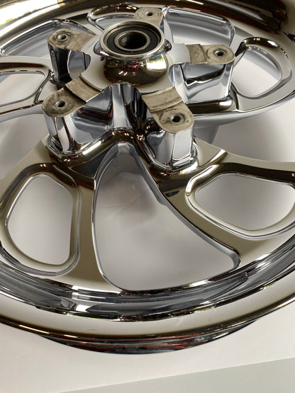 Roue avant CVO 18 pouces harley davidson REF OEM : 40818-08