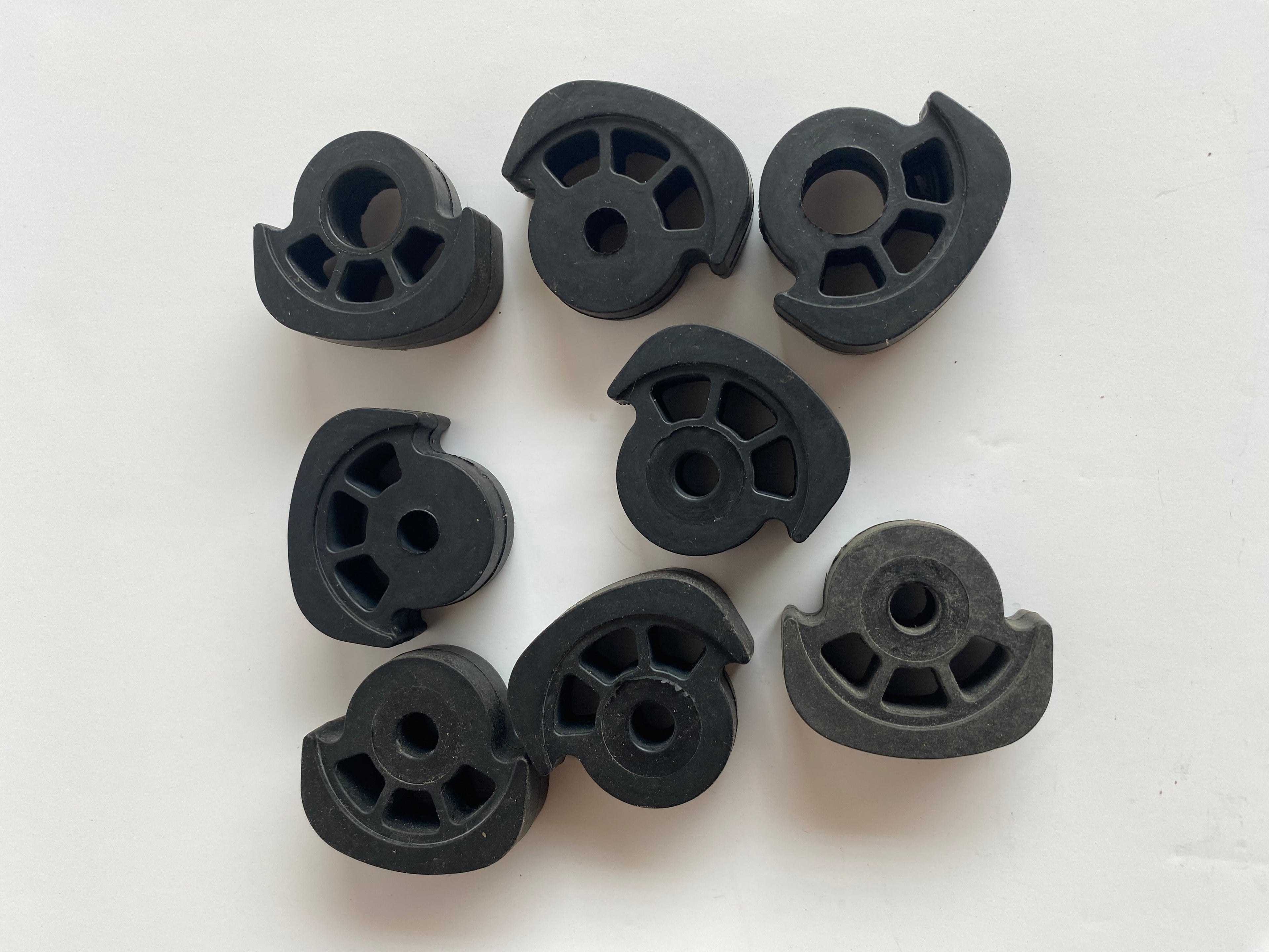 Kit de 8 caoutchoucs cales pieds Kuryakyn Harley Davidson REF Kuryakyn 8010