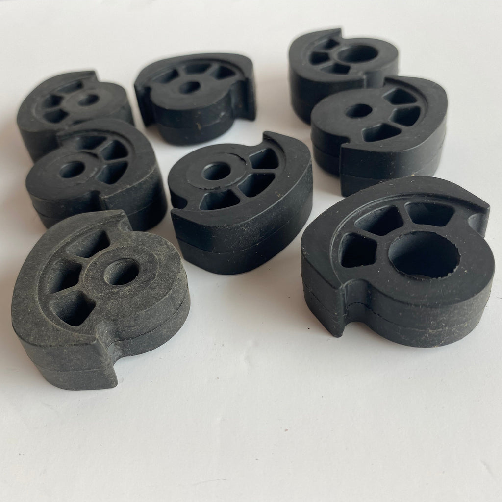 Kit of 8 Kuryakyn Harley Davidson toe clip rubbers REF Kuryakyn 8010