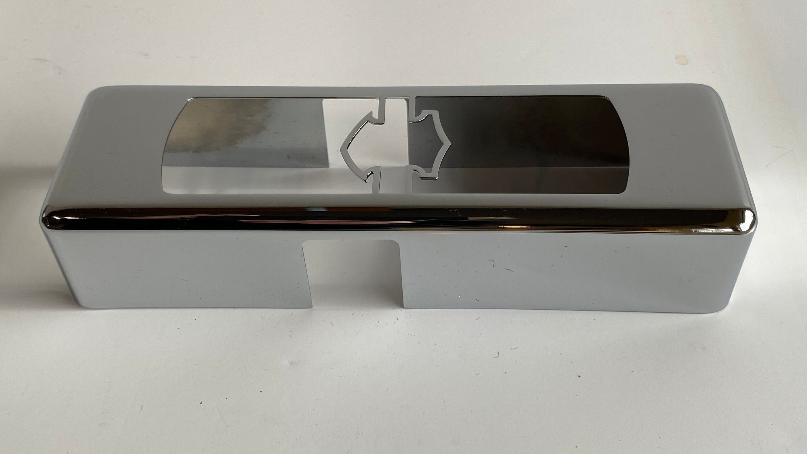 Cache radiateur vertical chromé Softail Harley Davidson REF 74624-01