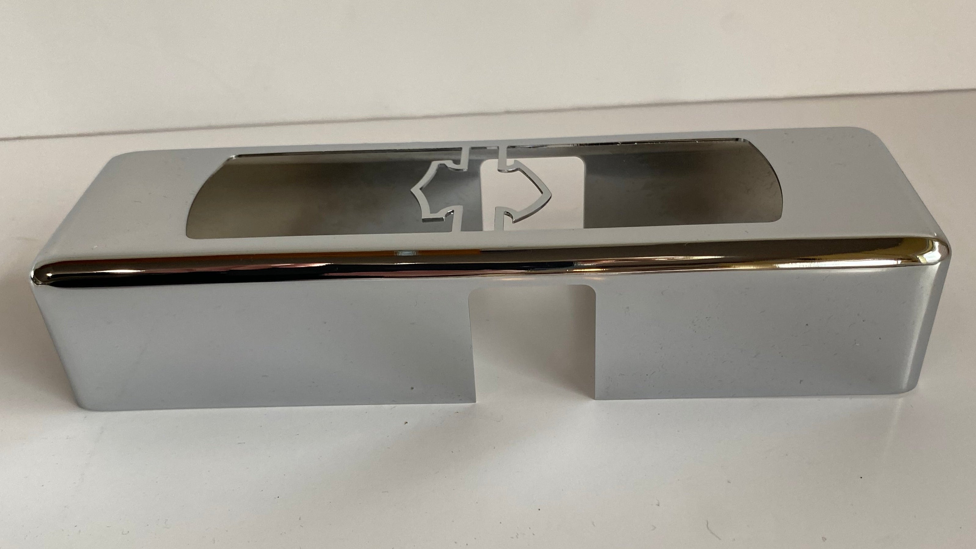 Cache radiateur vertical chromé Softail Harley Davidson REF 74624-01