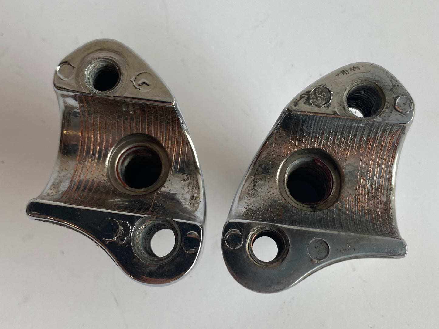 Jeu de risers chromés inférieur Harley Davidson REF OEM 56122-77 & 56124-77