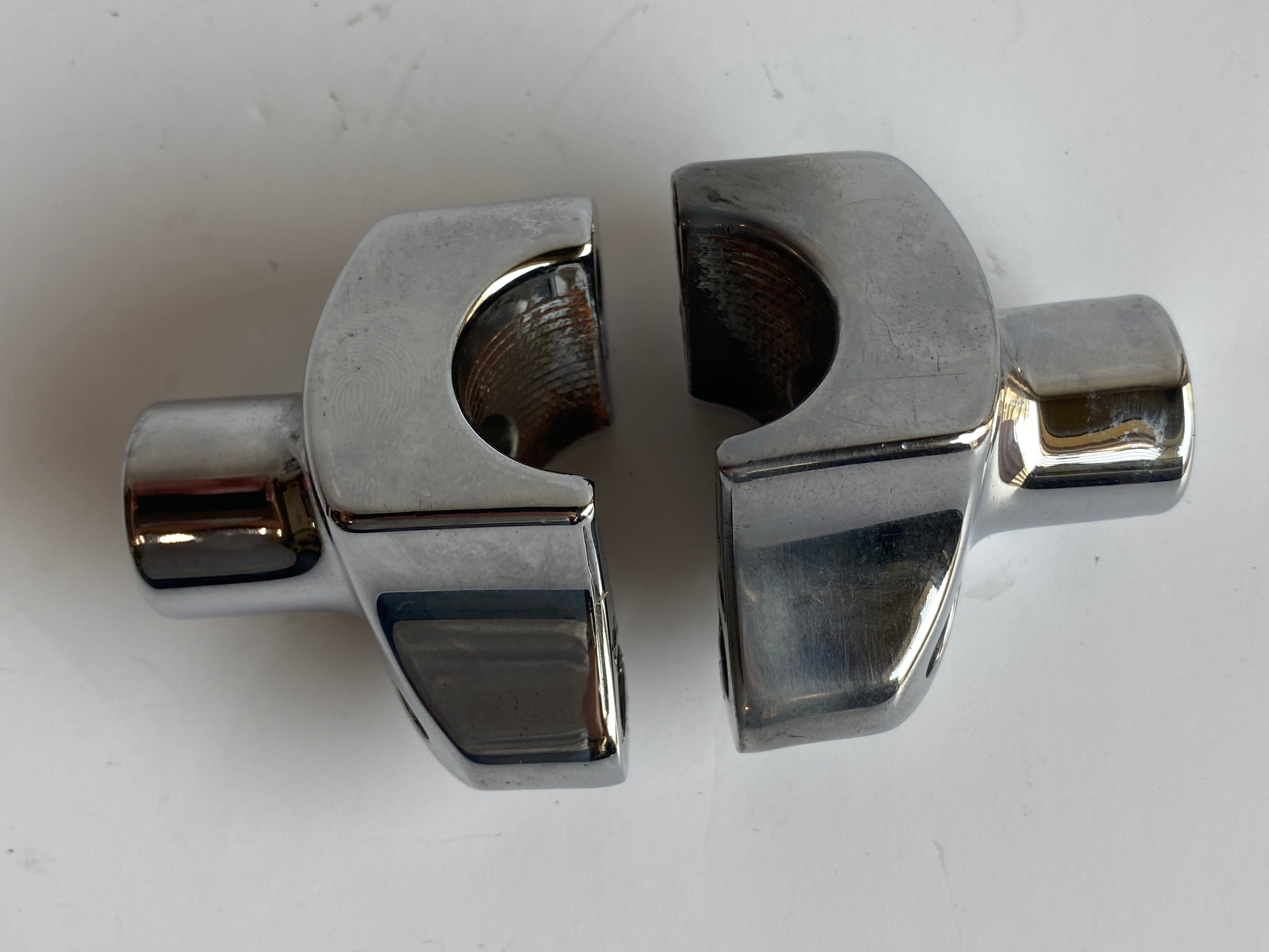 Harley Davidson Lower Chrome Riser Set REF OEM 56122-77 &amp; 56124-77