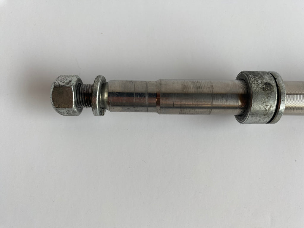 Front wheel axle Dyna and Sportster Harley Davidson REF OEM 43895-00