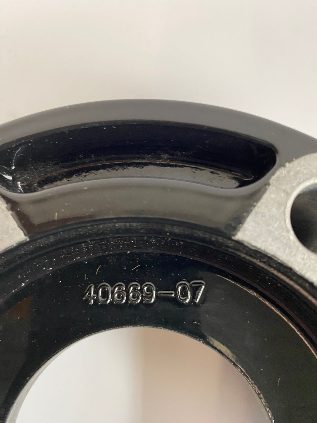 Kompensatorstütze Hinterradriemenscheibe VROD Harley Davidson REF OEM 40169-09
