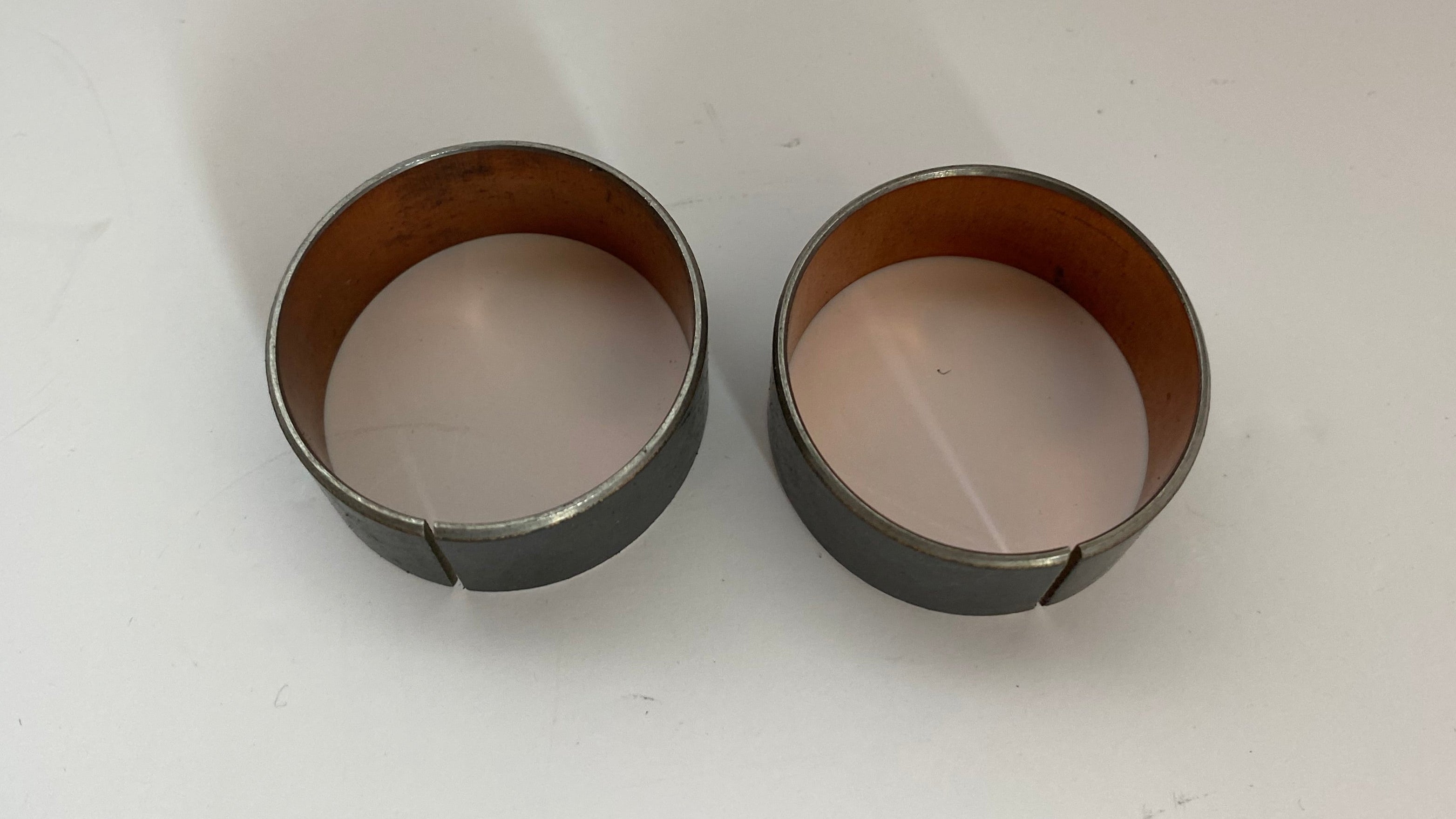 Jeu de 2 bagues guidage inférieur tube de fourche 41mm Harley Davidson REF OEM 45866-84