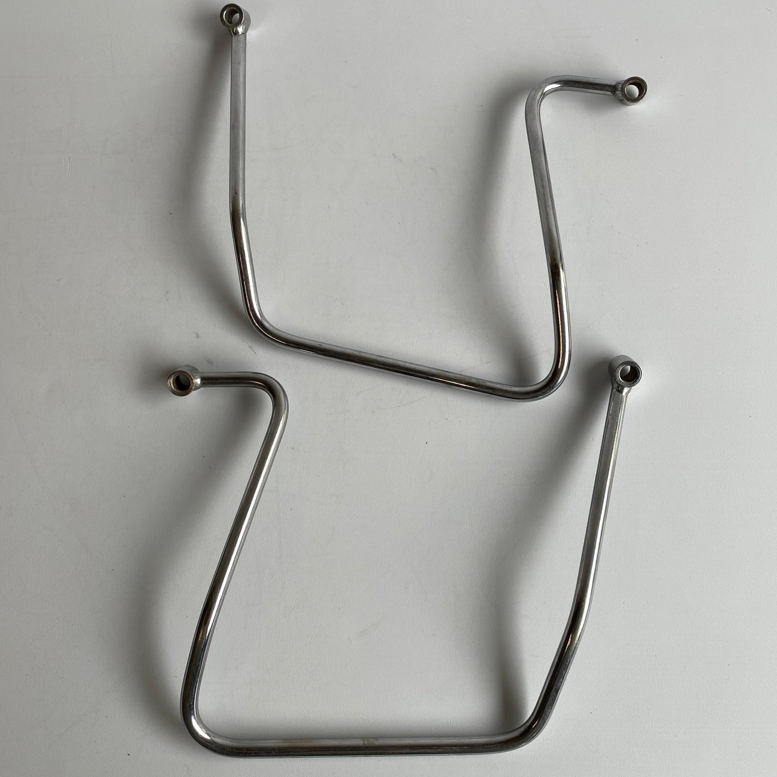 Jeu écarteurs de sacoches Dyna Harley Davidson REF Idem 90589-91D