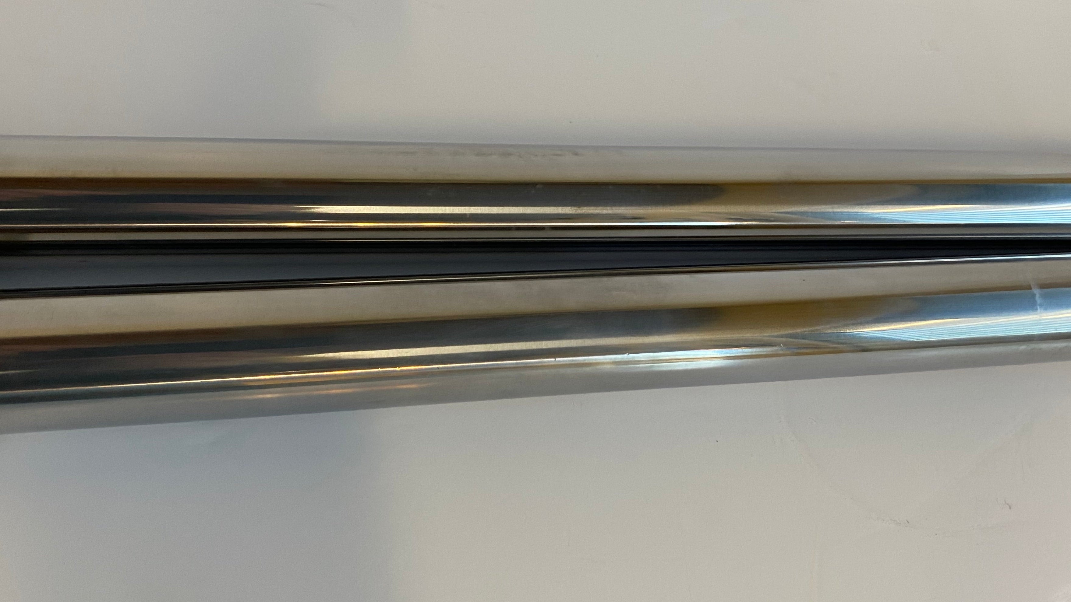 Jeu de 2 tubes de fourche 41mm x 24-1/4 pouces Harley Davidson REF OEM 45417-84