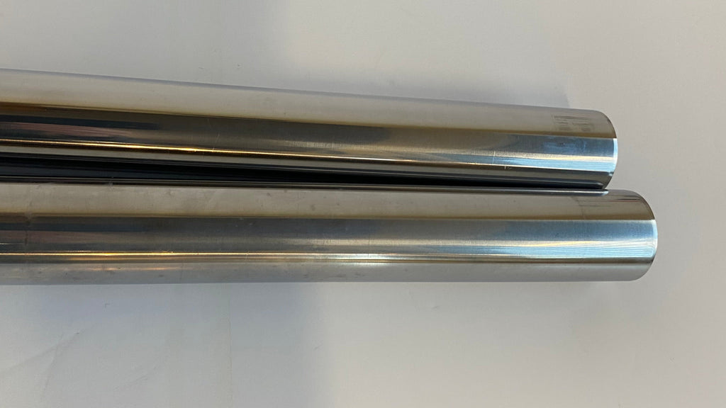Jeu de 2 tubes de fourche 41mm x 24-1/4 pouces Harley Davidson REF OEM 45417-84