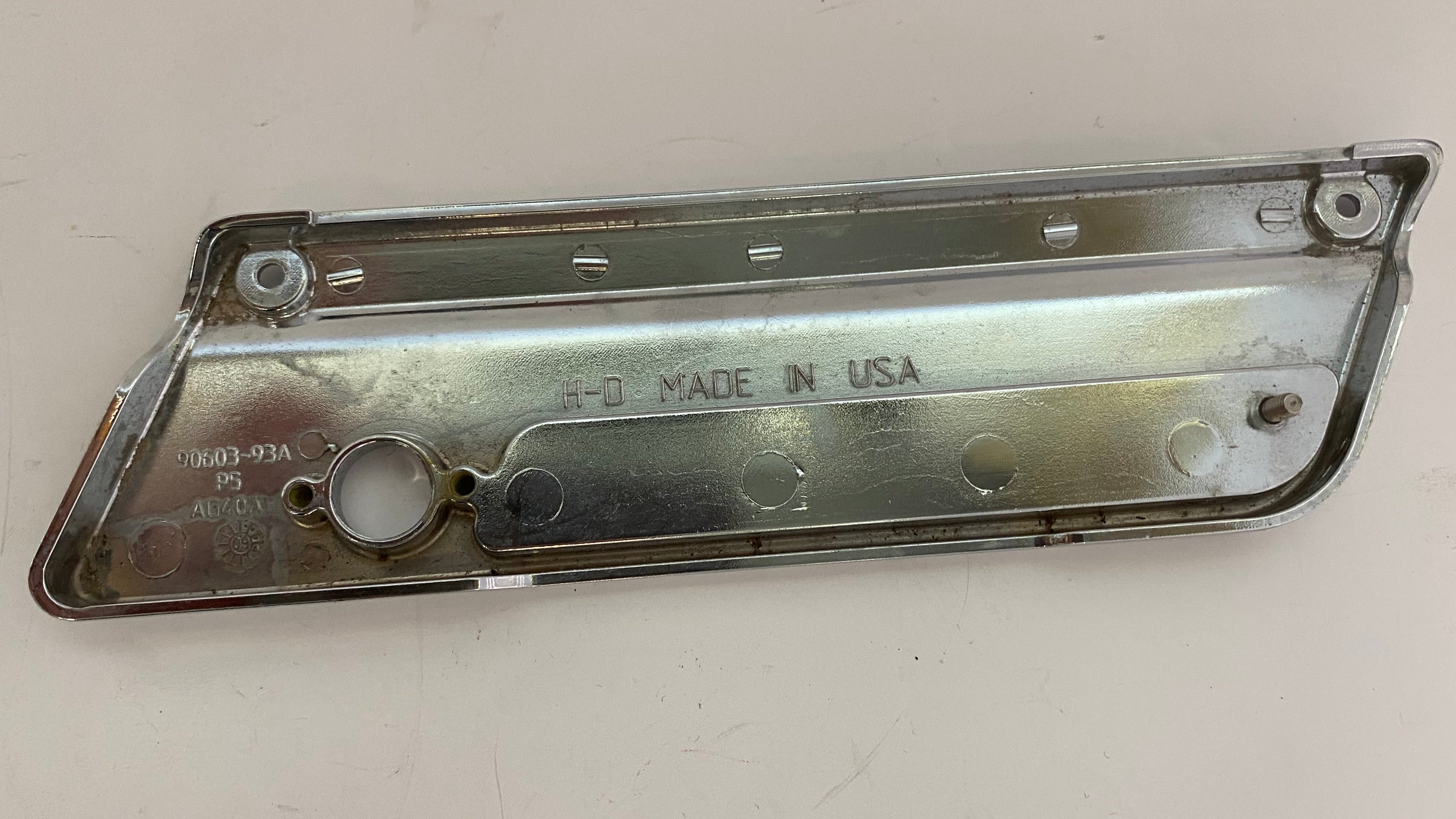Harley Davidson left saddlebag hinge cover REF OEM: 90603-93A