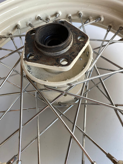 Roue arrière 3.00 x 16  40 rayons Harley Davidson REF MCS : 578469