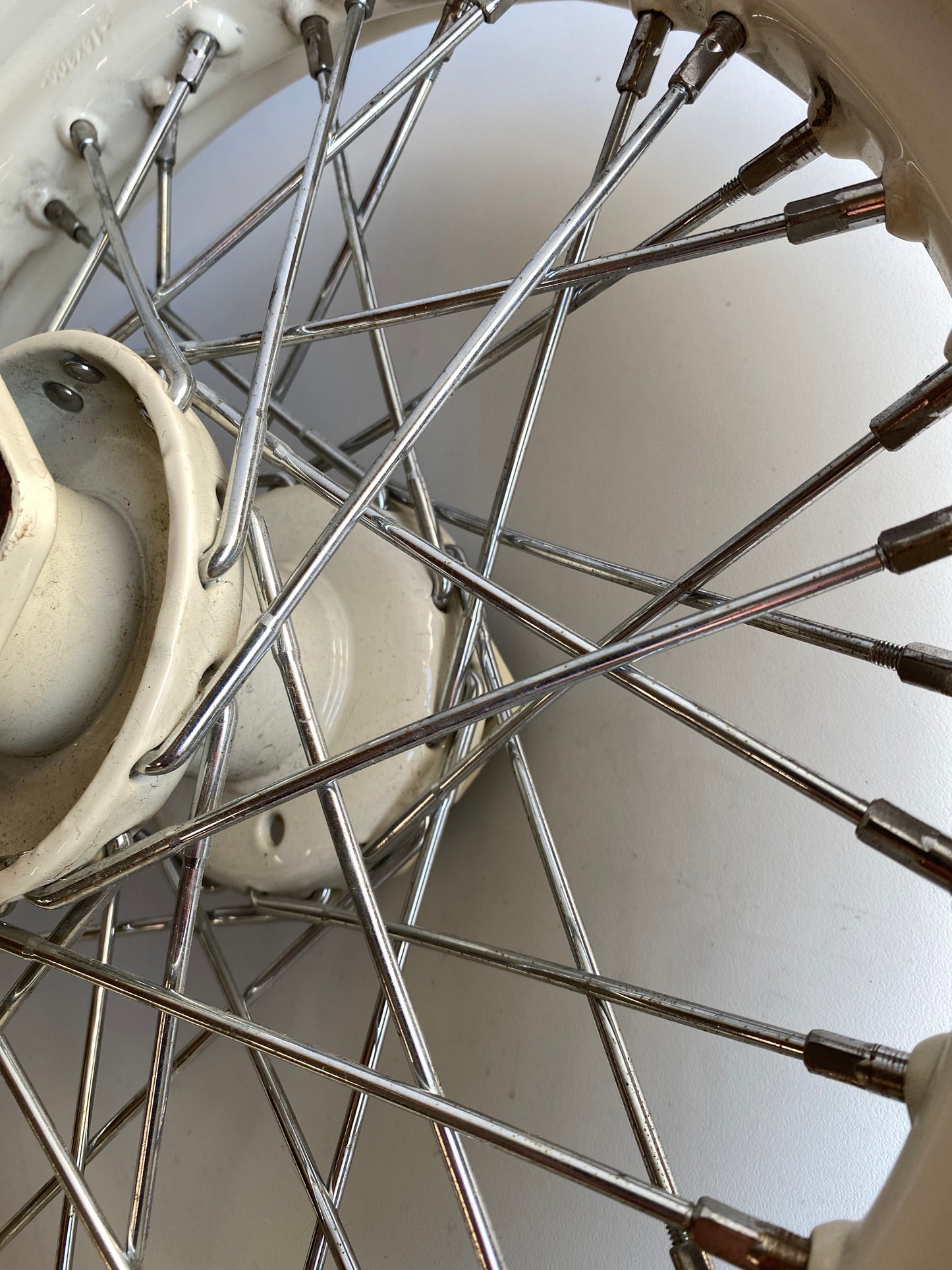 Roue arrière 3.00 x 16  40 rayons Harley Davidson REF MCS : 578469