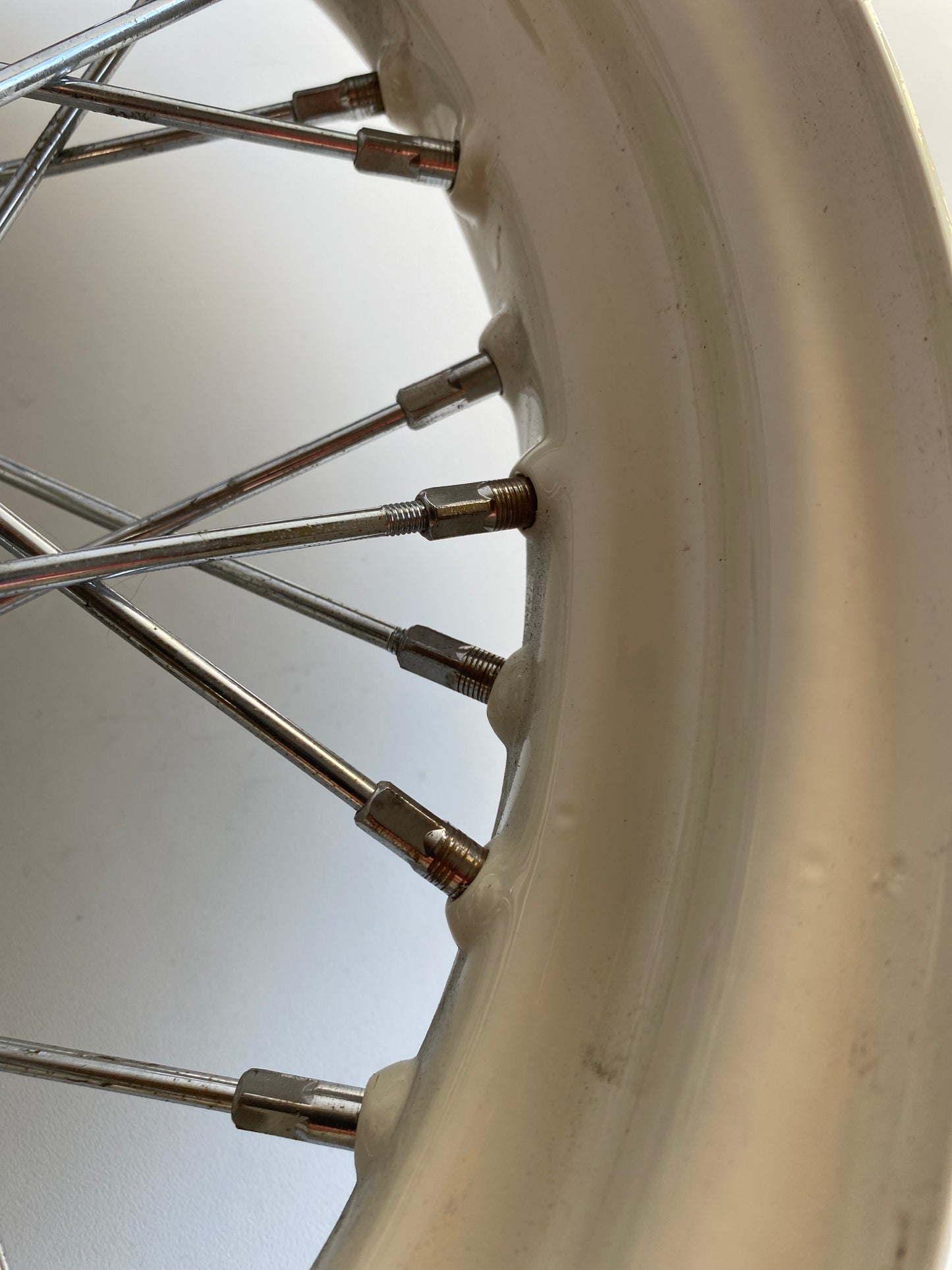 Roue arrière 3.00 x 16  40 rayons Harley Davidson REF MCS : 578469