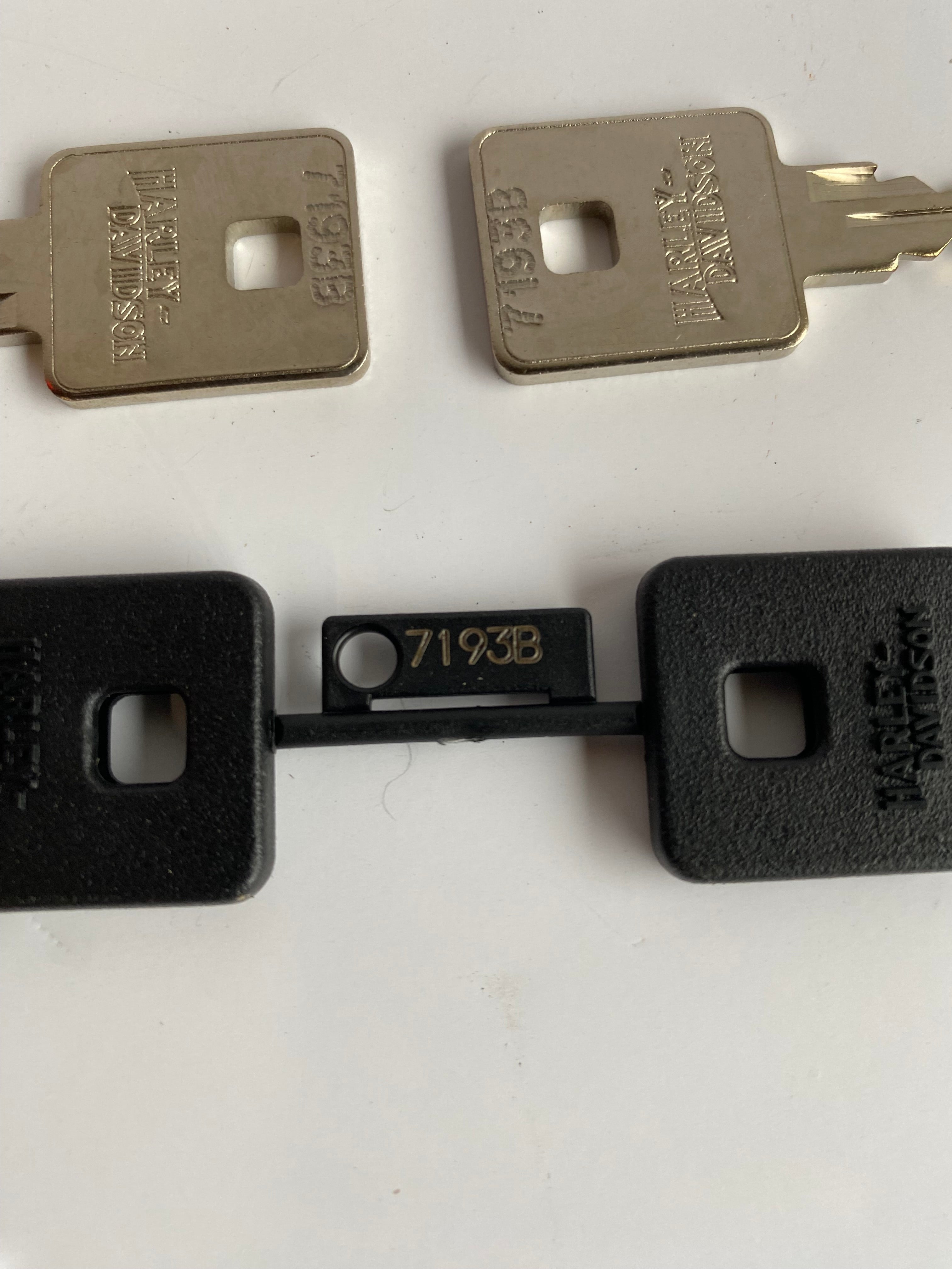 Jeu de clés Sportster CODE 7193B Harley Davidson REF OEM 90300034