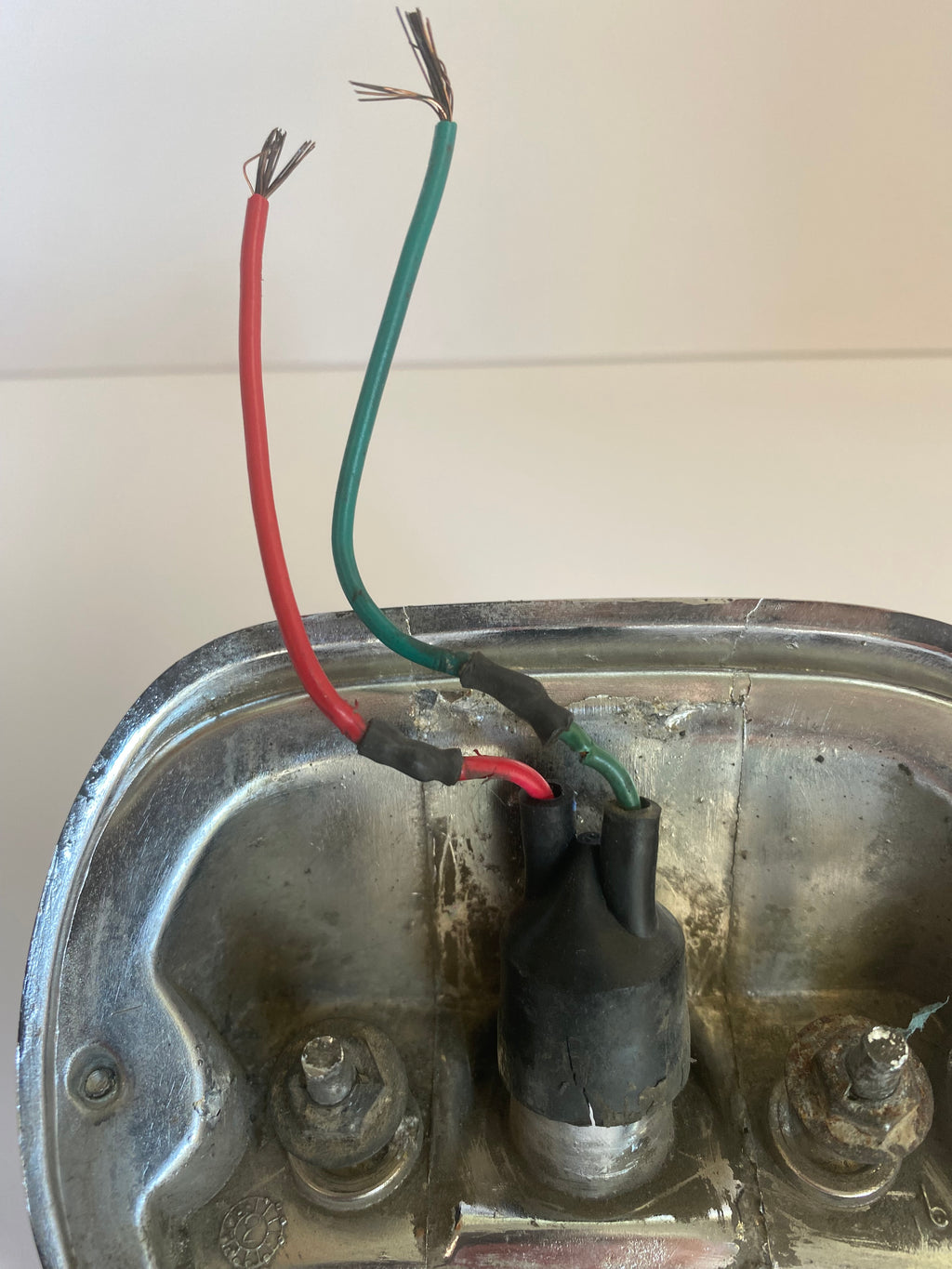 Feu arrière complet Harley Davidson REF OEM : 68049-93B
