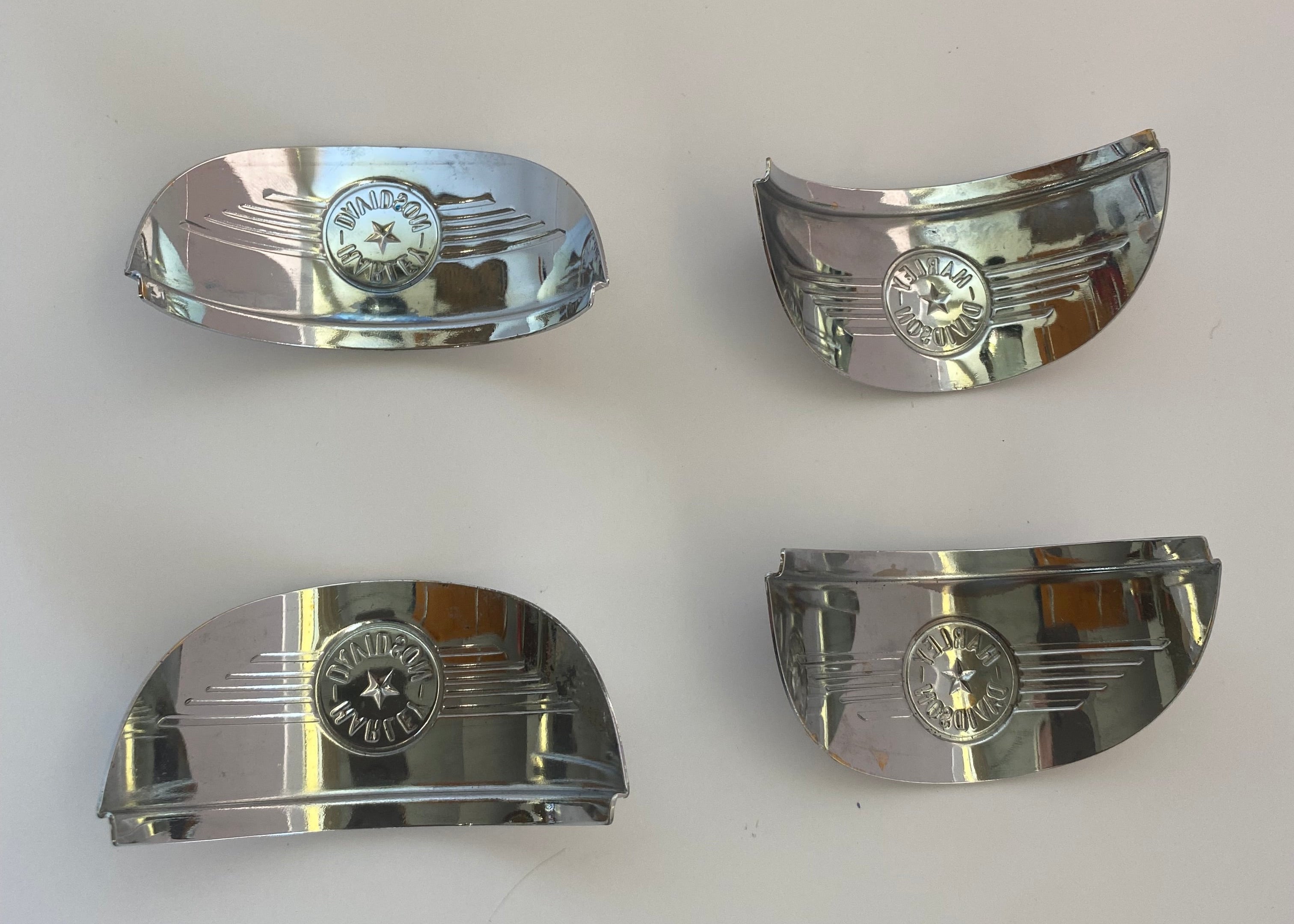 Jeu de 4 casquettes chromées Logo Fat Boy Harley Davidson REF 68088-96