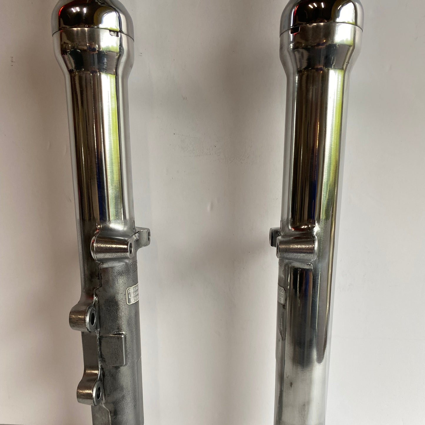 Fourche complète 39mm Dyna ou Sportster Harley Davidson REF OEM 45947-00 & 45948-00