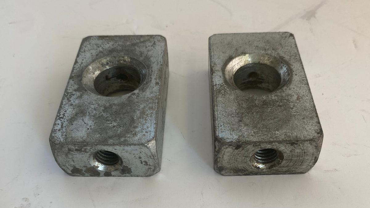 Jeu 2 tendeurs de roues arrière Dyna axe 3/4" Harley Davidson REF OEM 41571-92