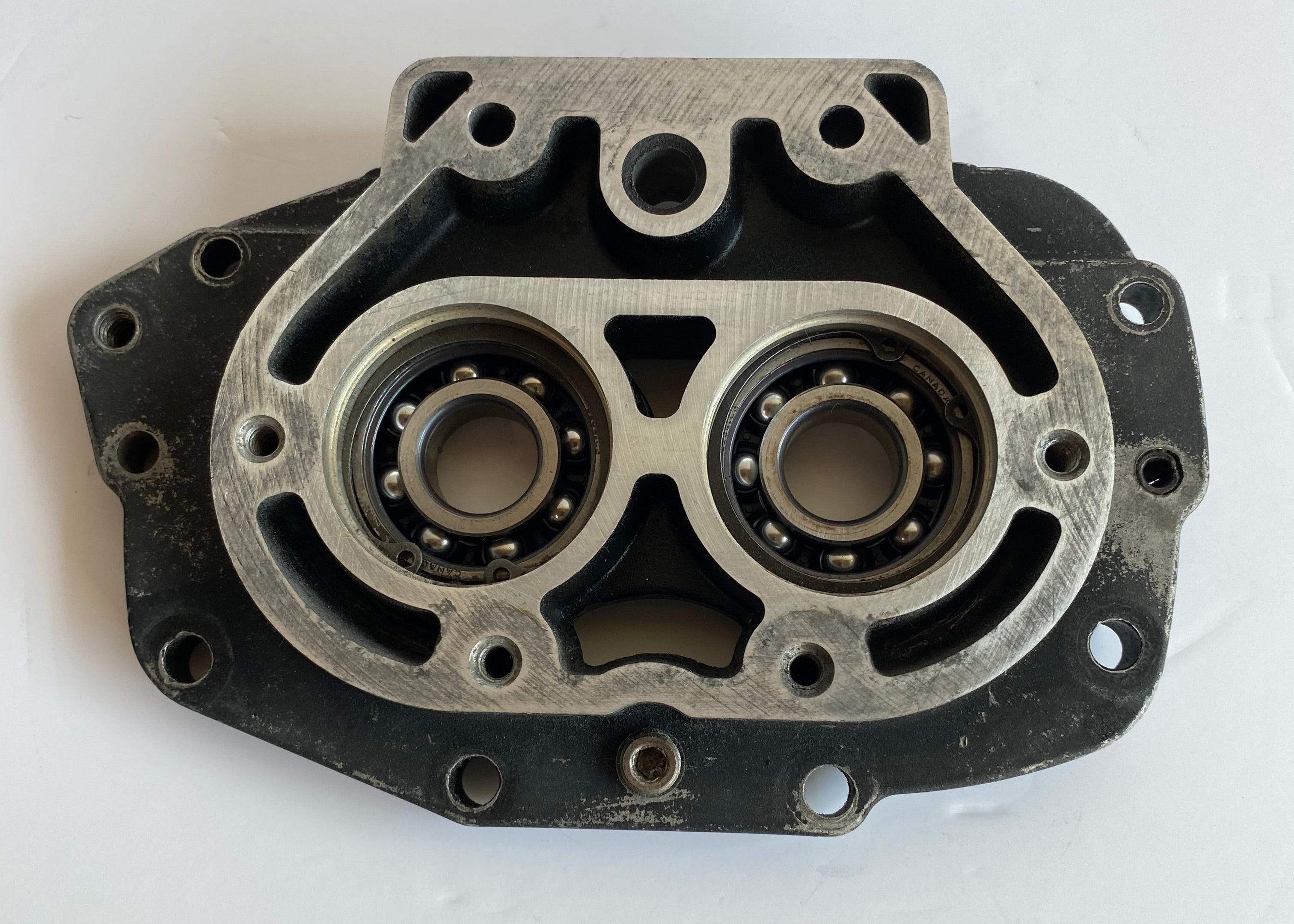 Harley Davidson gearbox bearing plate REF OEM: 35258-87D