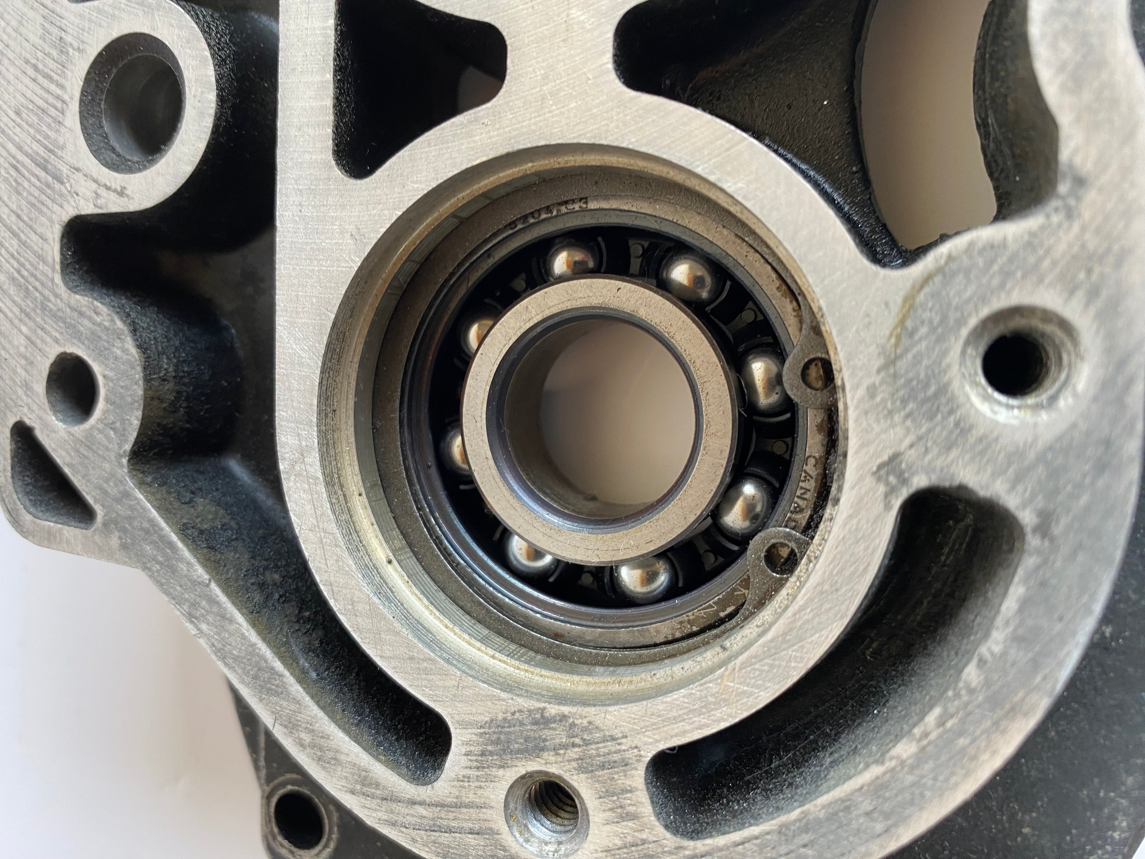 Harley Davidson gearbox bearing plate REF OEM: 35258-87D