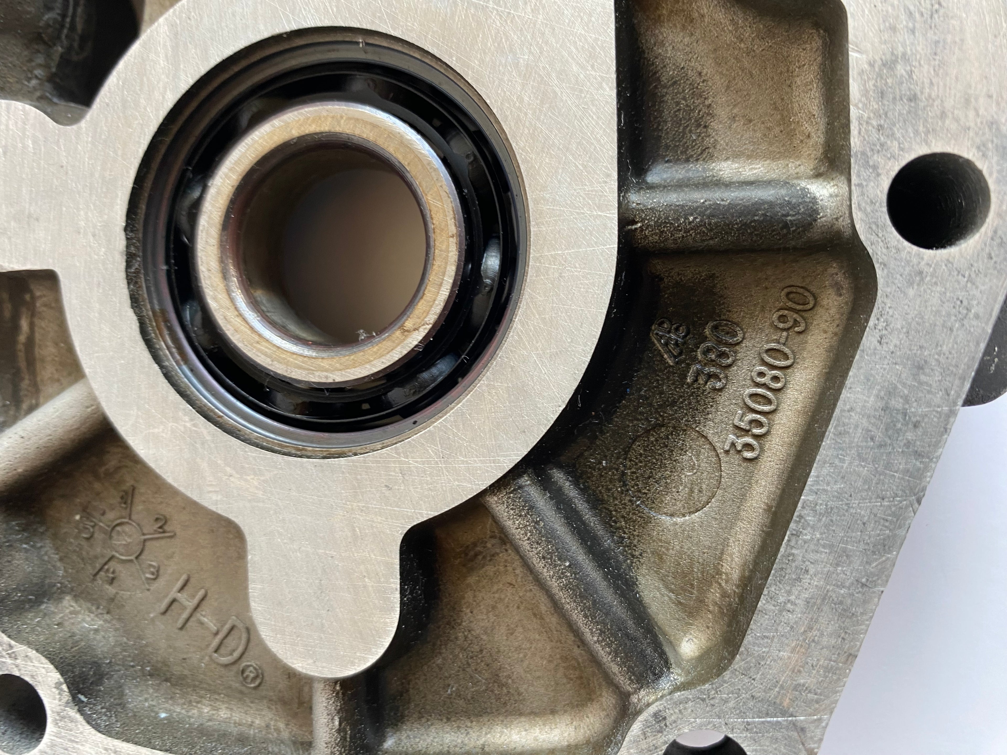 Harley Davidson gearbox bearing plate REF OEM: 35258-87D
