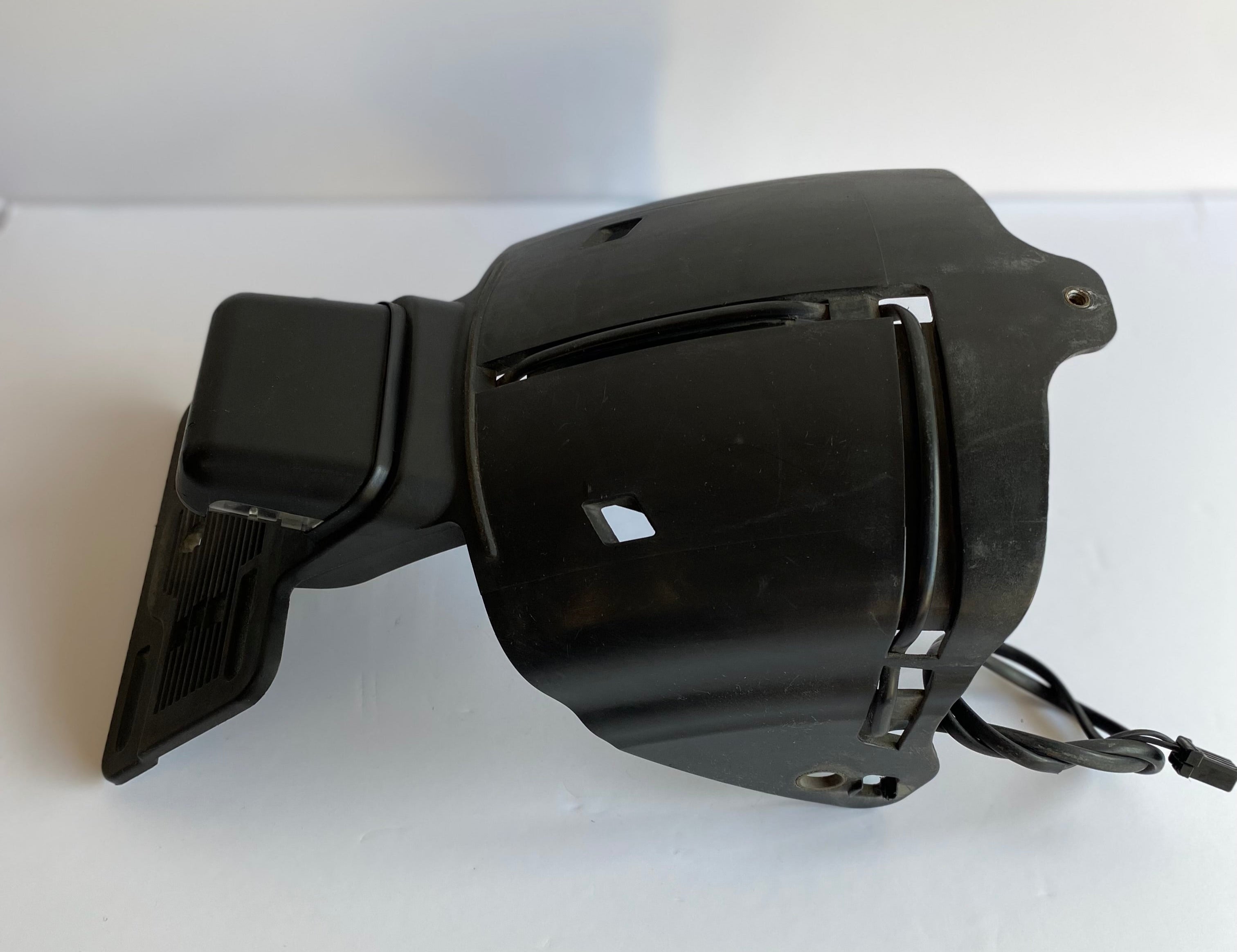 Support de plaque d'immatriculation Harley Davidson REF OEM : 67900124