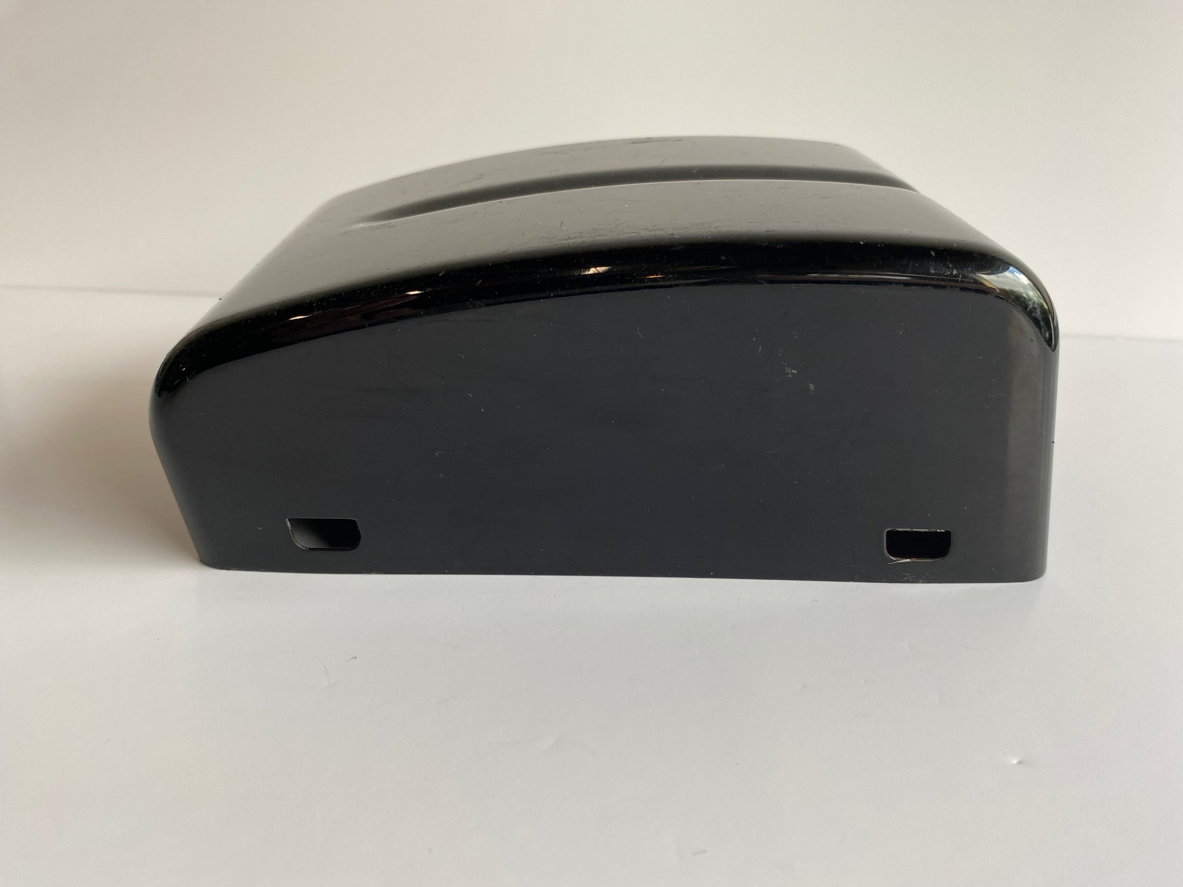 Harley Davidson Schwarze linke Seitenabdeckung OEM REF: 66361-12