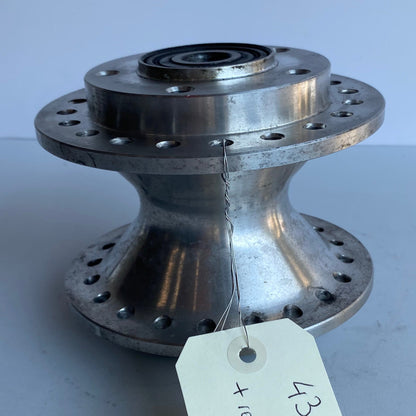 Moyeu avant étroit Dyna Harley Davidson REF OEM 43627-00B