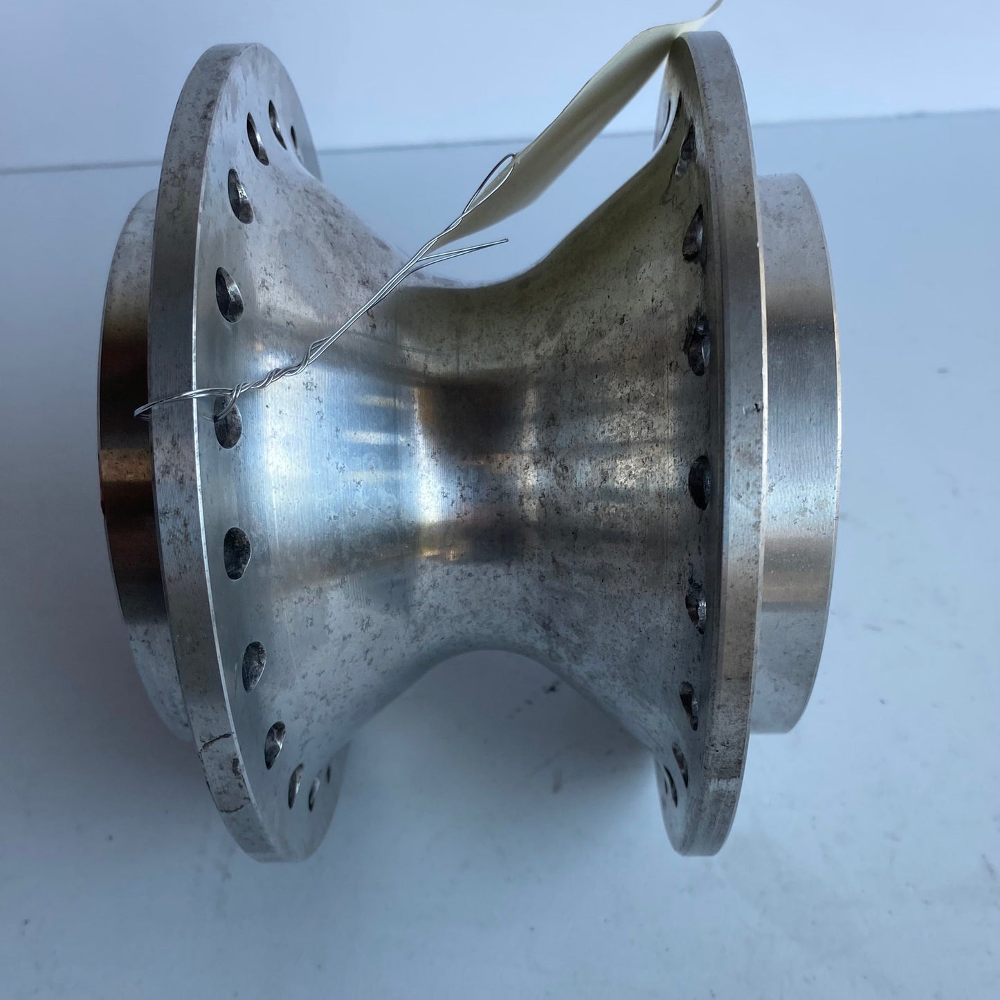 Moyeu avant étroit Dyna Harley Davidson REF OEM 43627-00B