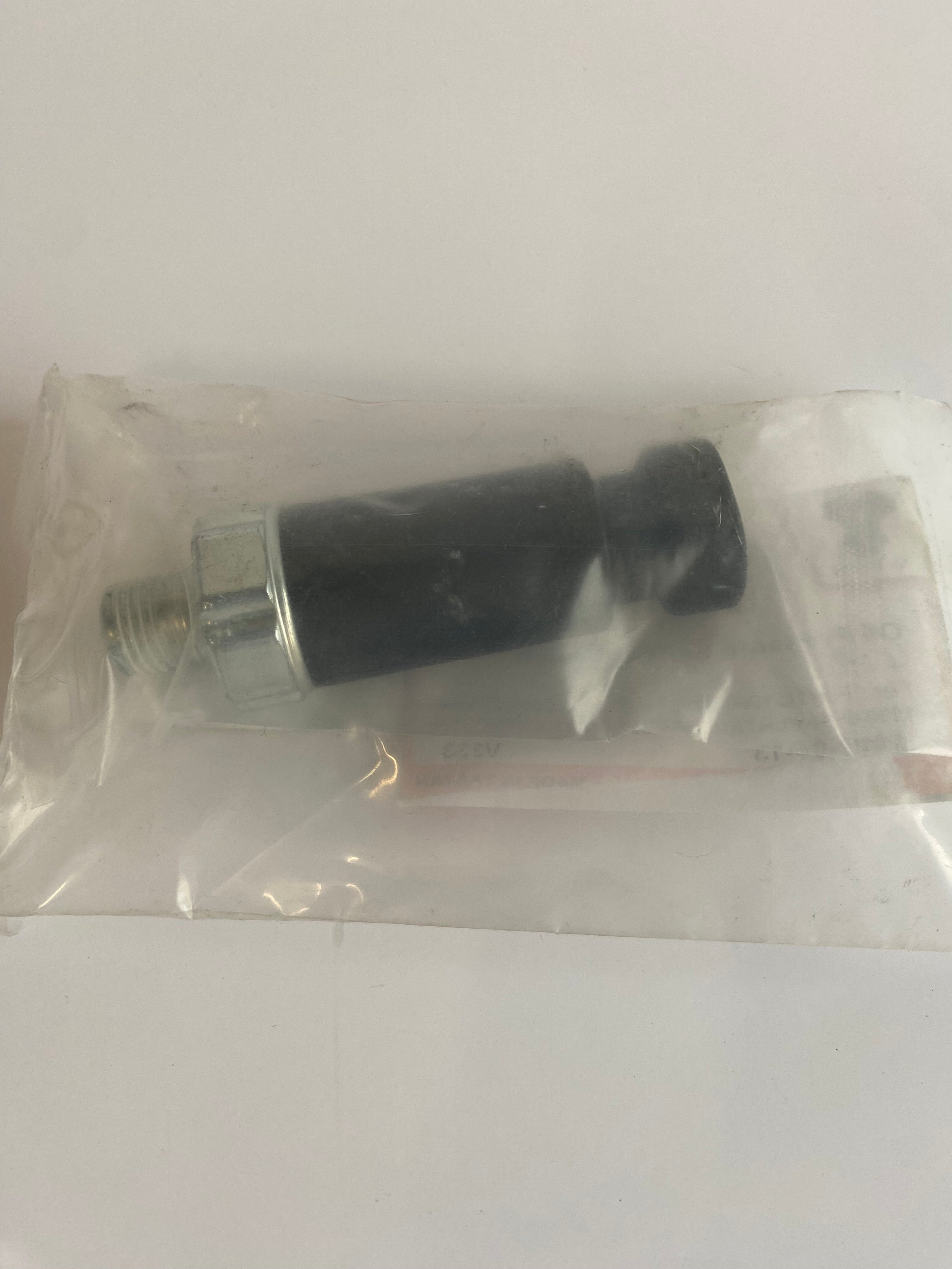 Contacteur de pression d'huile Touring Harley Davidson REF OEM 74438-99B