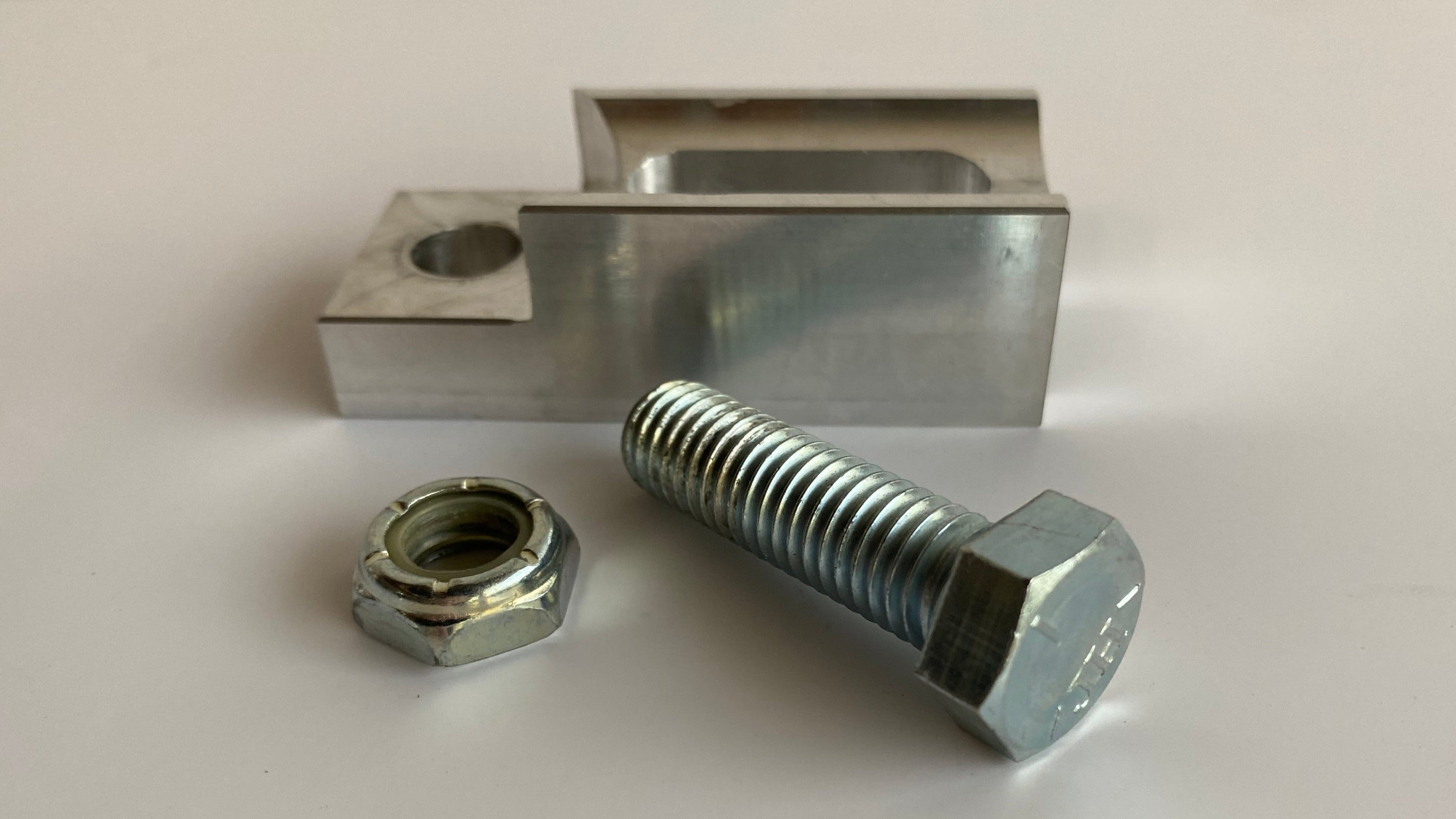 Adaptateur phare pour bulle Arlen Ness Harley Davidson REF WW 30-204