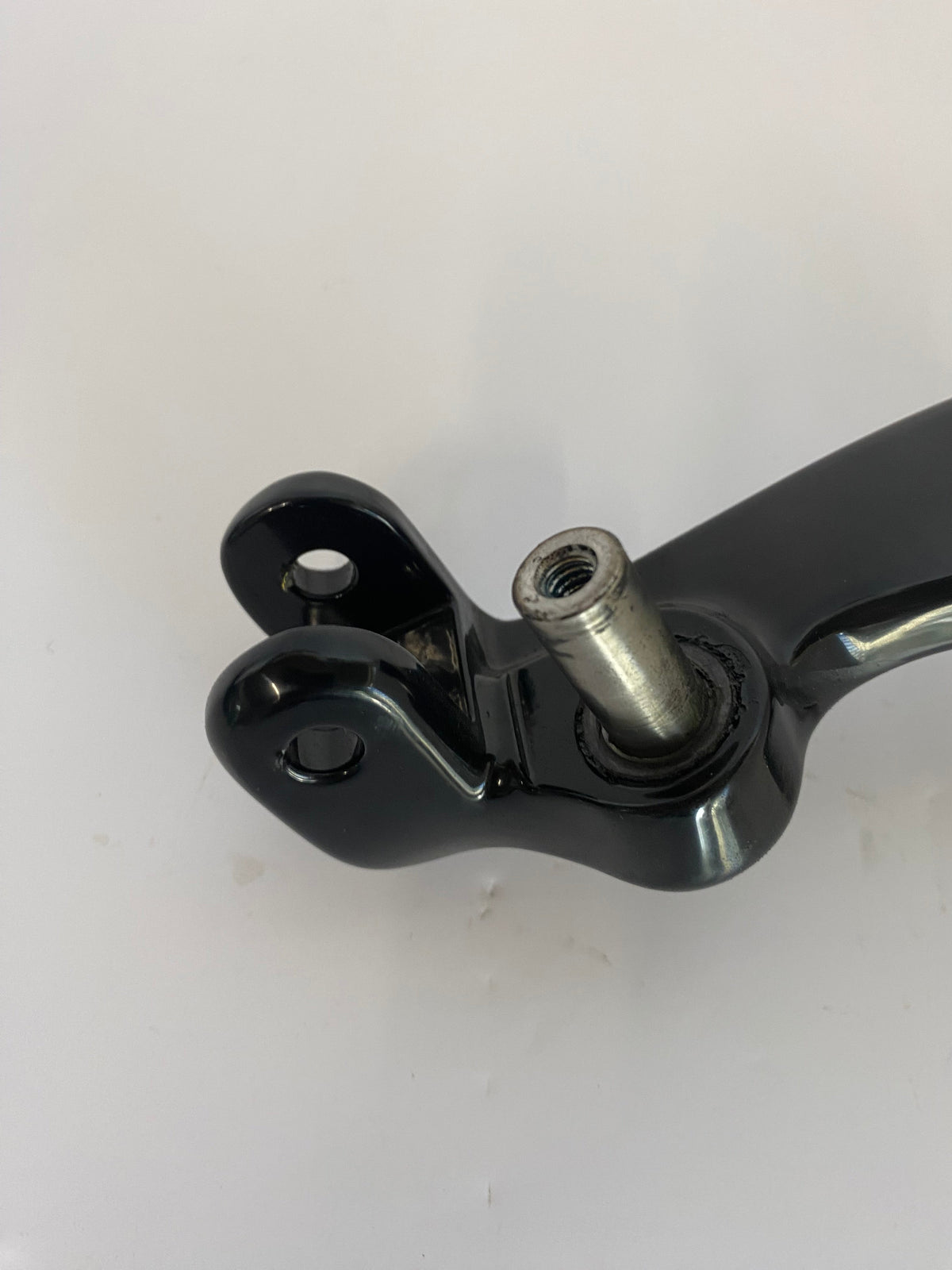 Support cale pied droit Softail M8 Harley Davidson REF OEM 50500601