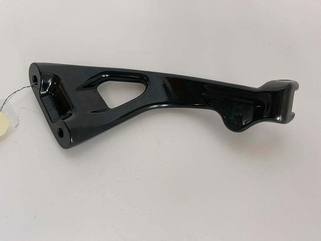 Support cale pied droit Softail M8 Harley Davidson REF OEM 50500601