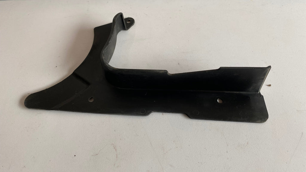 Pare courroie inférieur Harley Davidson Softail REF OEM : 60415-89C